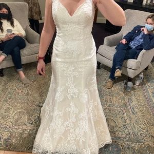 BRAND NEW NEVER WORN - Fit & Flare Wedding Dress